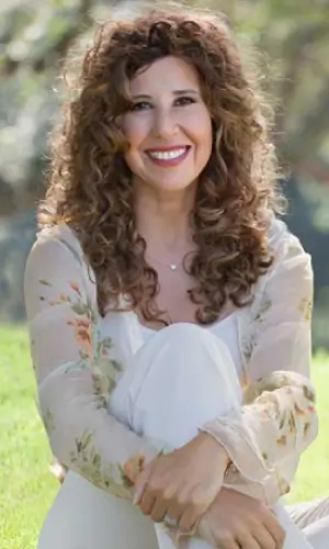 photo-tall-lisa-garr